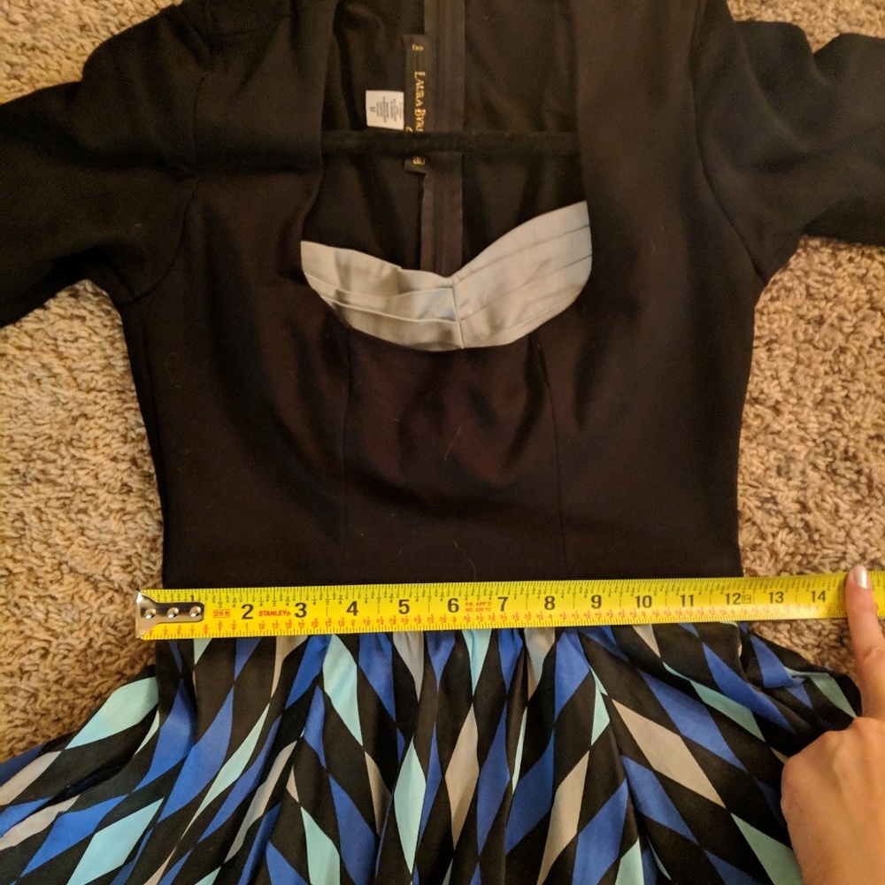 Elegant Black and Blue Geometric Dress - Picture 5 of 5